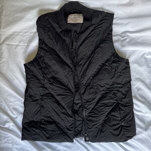 Athleta Inlet Puffer Vest Size M Black in great shape hiking running winter